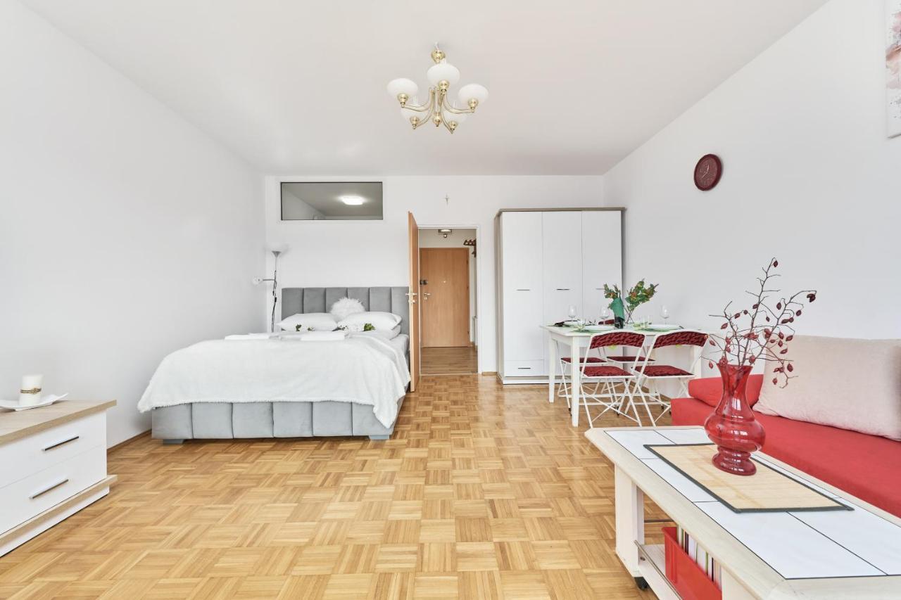 Apartments Wroclaw Legnicka By Noclegi Renters Buitenkant foto